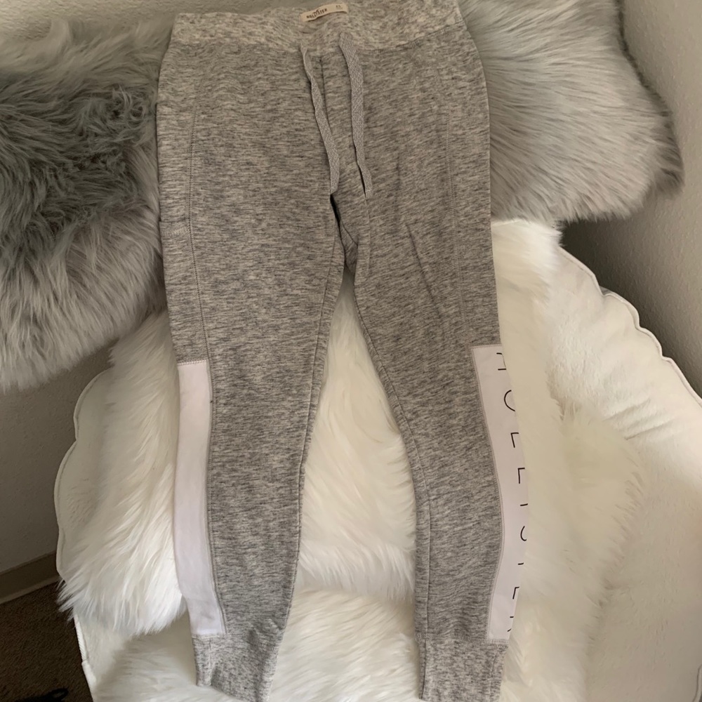 Hollister joggers!!